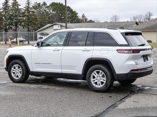 2023 jeep grand cherokee laredo