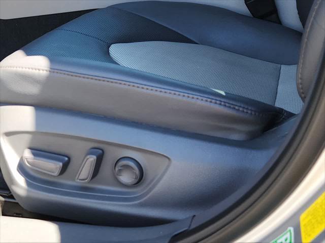 2020 toyota camry hybrid xle