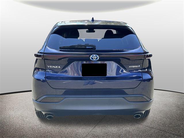2021 toyota venza le