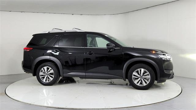2023 nissan pathfinder sl
