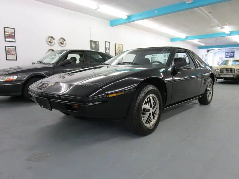1985 pontiac fiero se 2dr coupe manual 5-speed rwd v6 2.8l gasoline