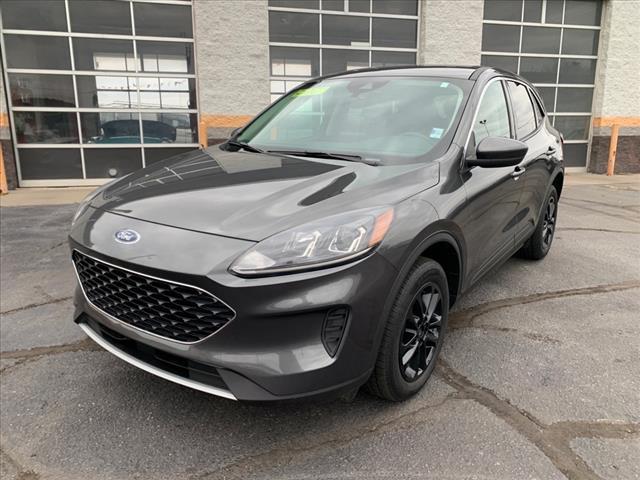 2020 ford escape se
