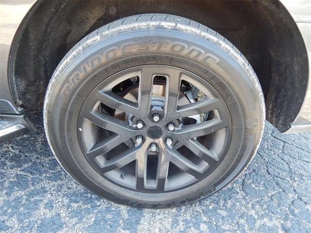 2021 ford expedition xlt