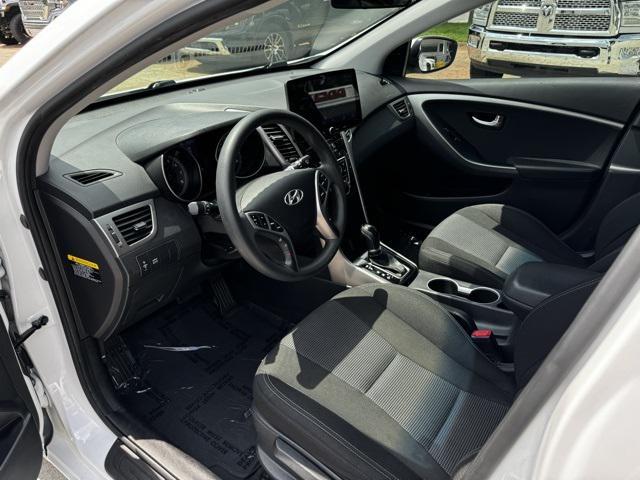 2017 hyundai elantra gt base