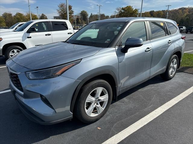 2023 toyota highlander le
