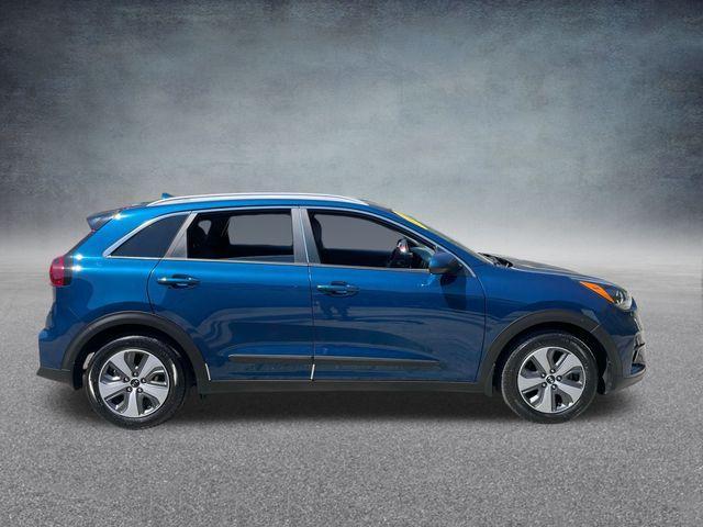 2021 kia niro lx