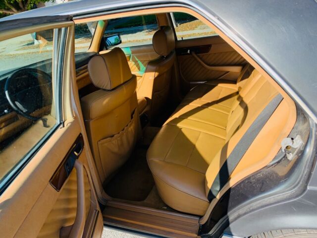 1990 mercedes benz 300se - black with tan interior