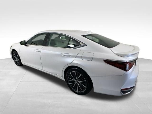 2022 lexus es 300h 300h