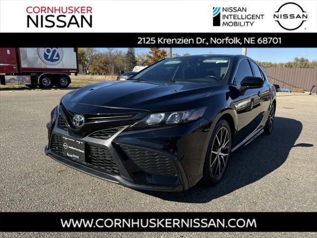 2021 toyota camry se