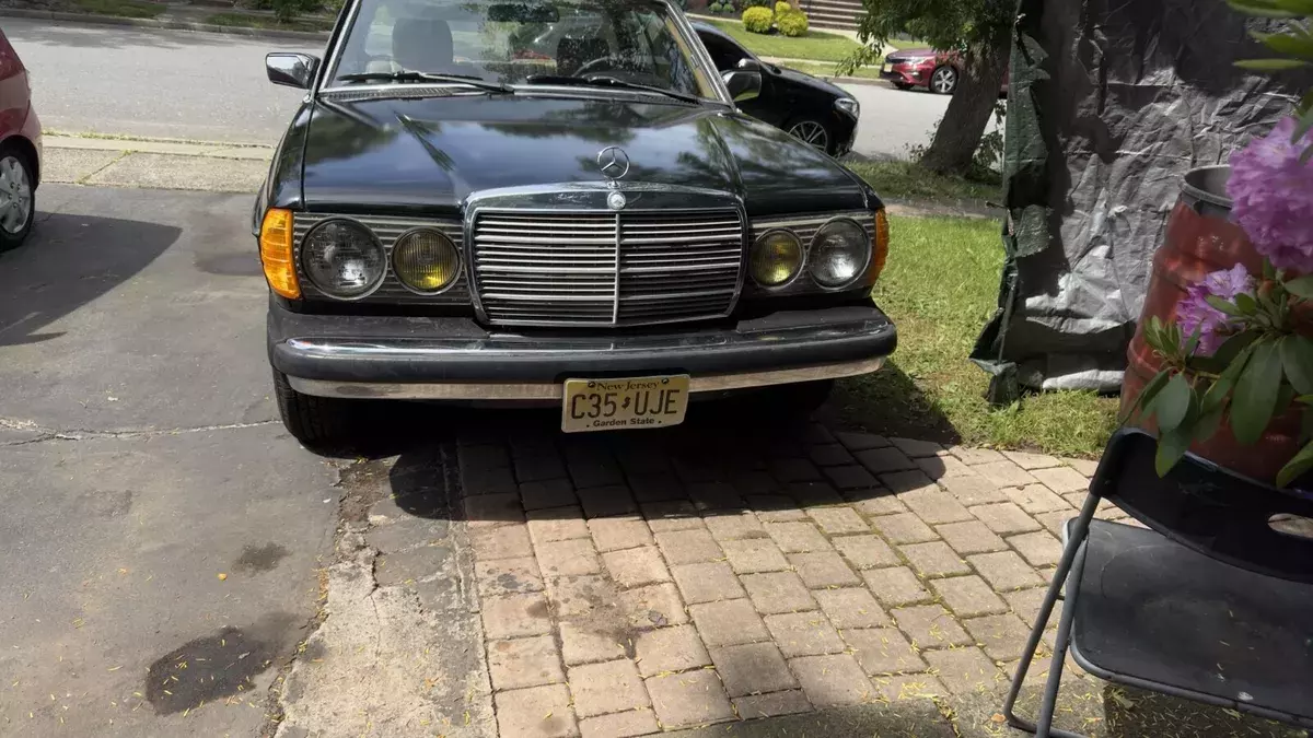 1983 mercedes-benz 300-series black cdt