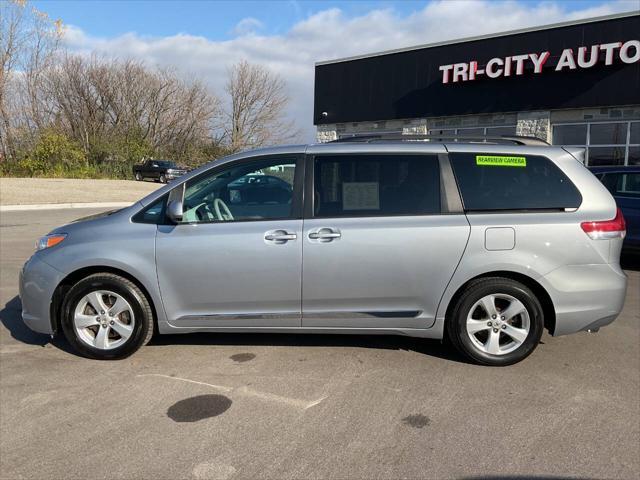 2012 toyota sienna le