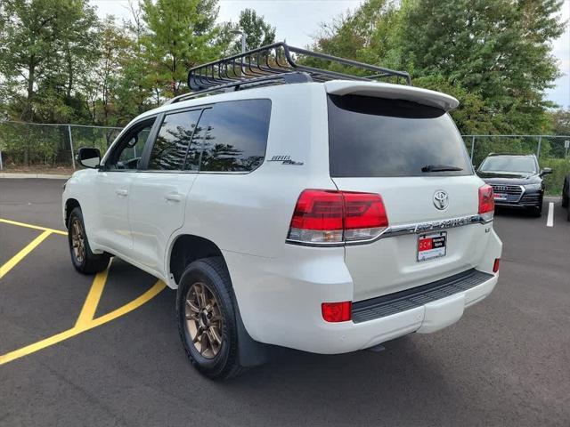 2020 toyota land cruiser base