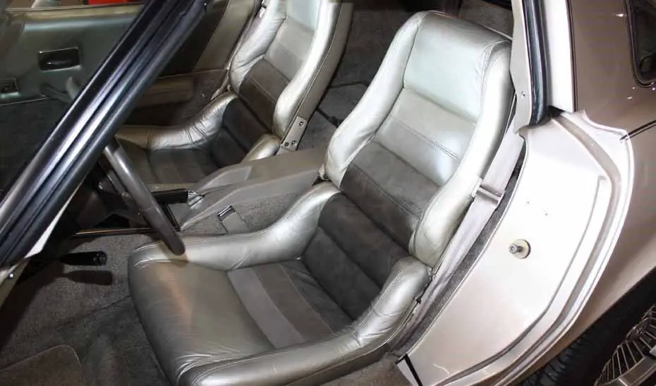 1982 corvette collectors edition