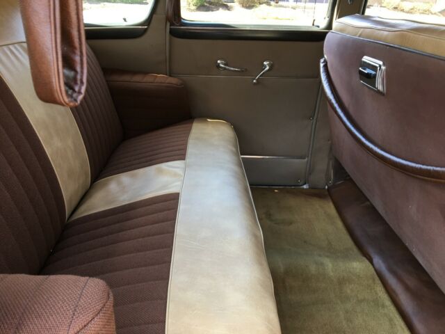 1949 buick special 40, 4 door sedan, 2nd owner, 70,000 miles