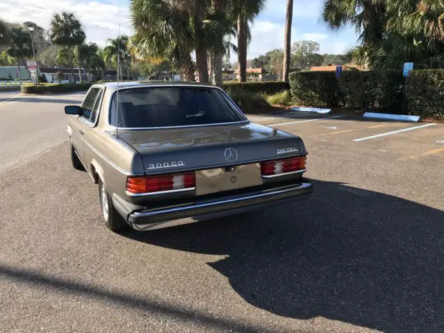 1981 mercedes benz 300 cd coupe diesel (2-door) pretty rare florida car!