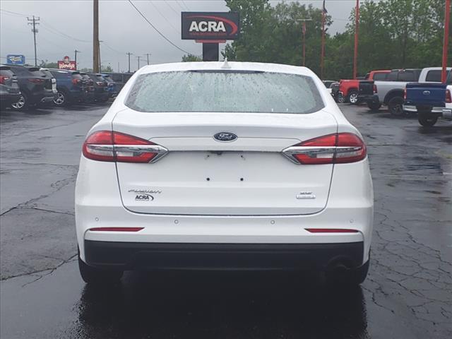 2019 ford fusion se