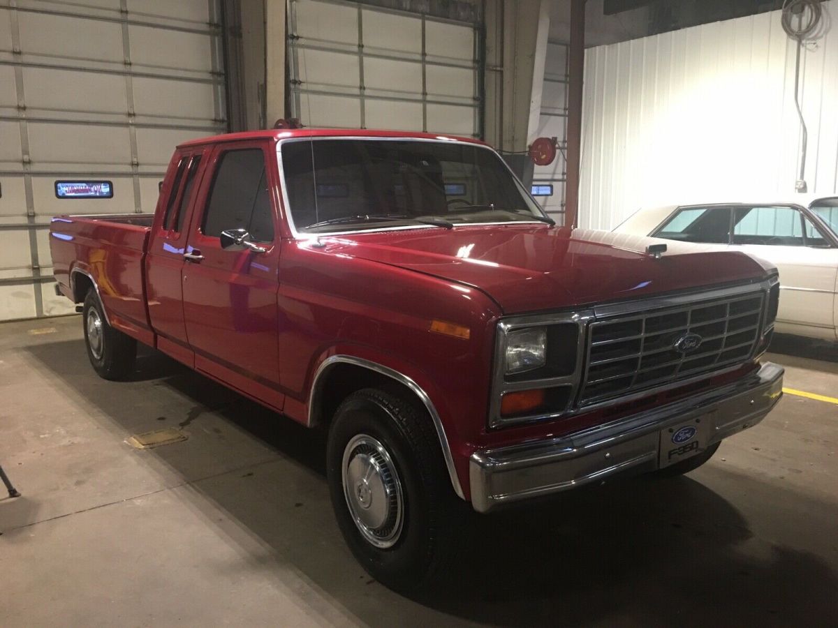 1981 ford f-250 pickup red rwd automatic