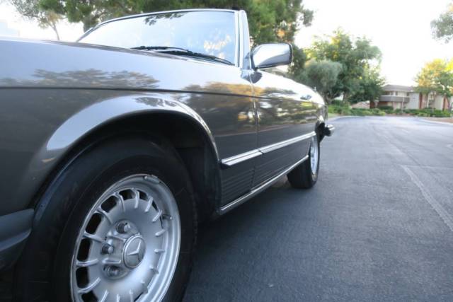 1984 mercedes benz 380sl convertible **no reserve**