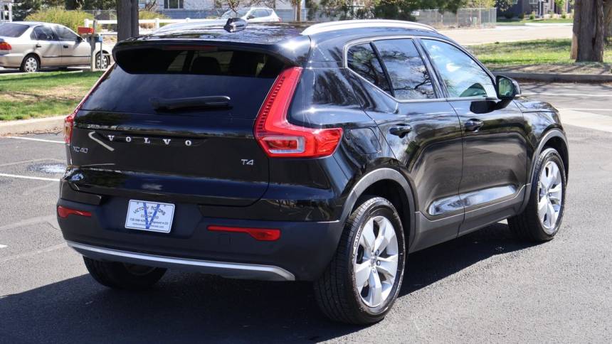 2021 volvo xc40 t4 momentum
