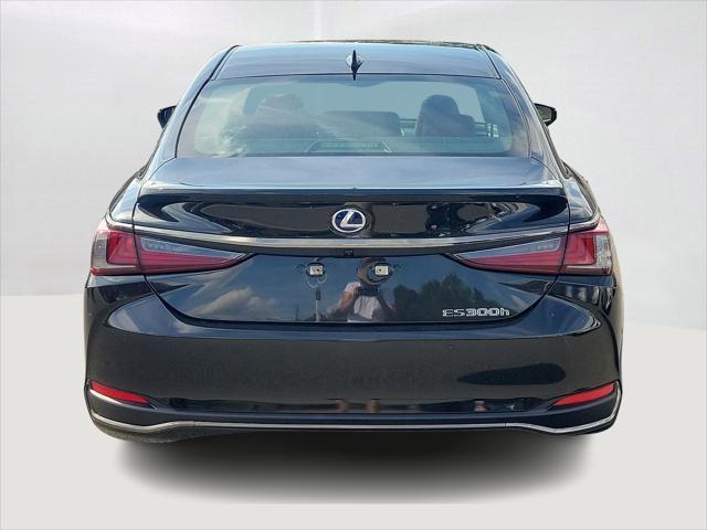 2022 lexus es 300h f sport