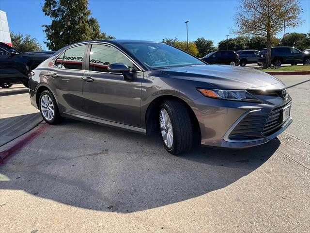2023 toyota camry le