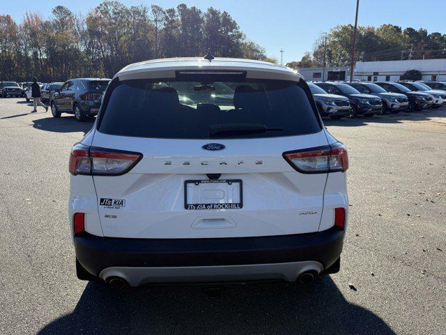 2022 ford escape se
