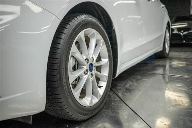 2020 ford fusion hybrid se