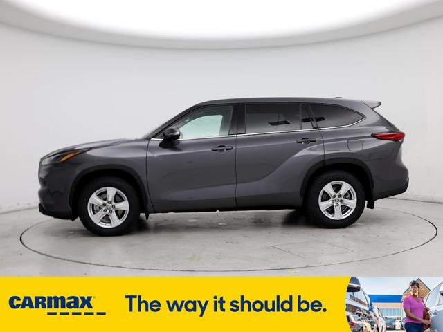 2022 toyota highlander le
