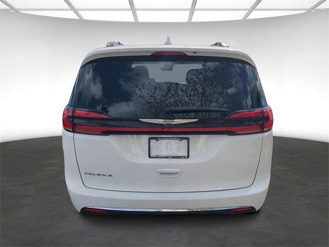 2022 chrysler pacifica touring l