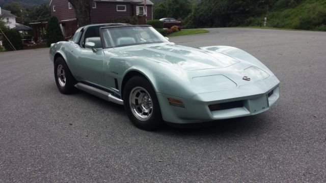 1982 corvette silver green metallic w/ matching leather interior