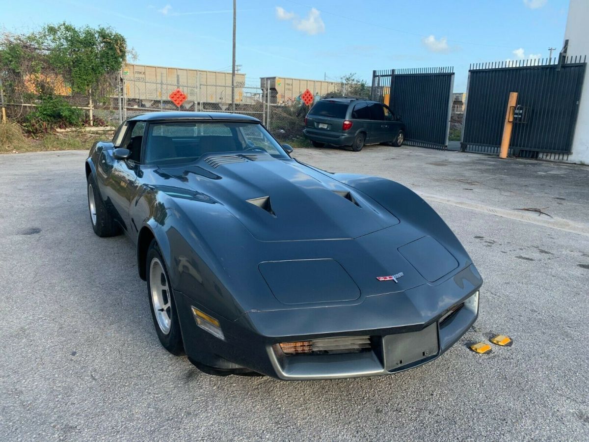 1981 corvette $1 no reserve