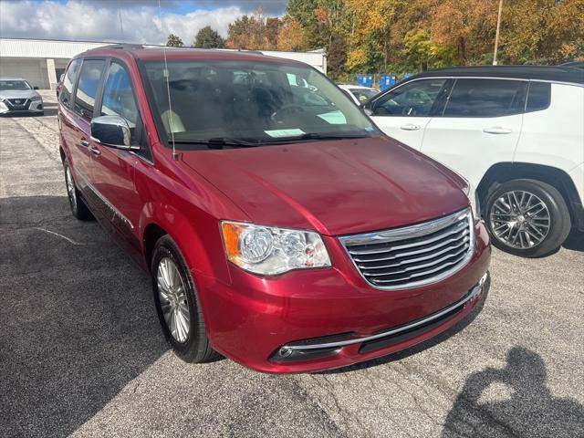2016 chrysler town & country touring-l