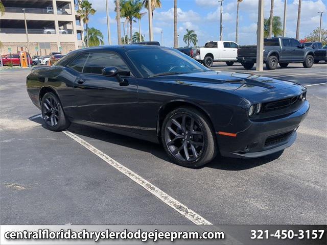 2020 dodge challenger sxt