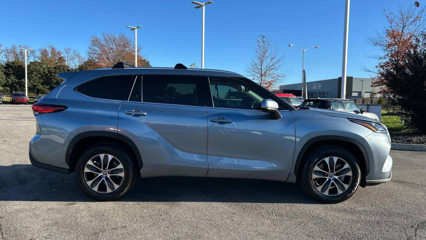 2021 toyota highlander xle