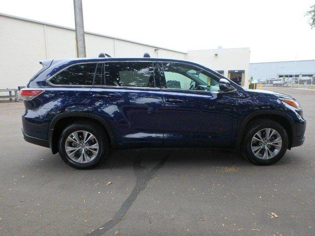 certified 2016 toyota highlander le plus v6 eugene, or 97401 for sale in college crest, oregon