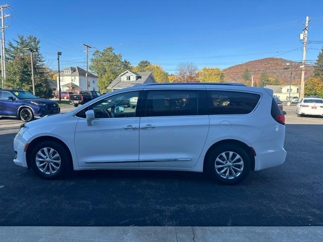 2019 chrysler pacifica touring-l