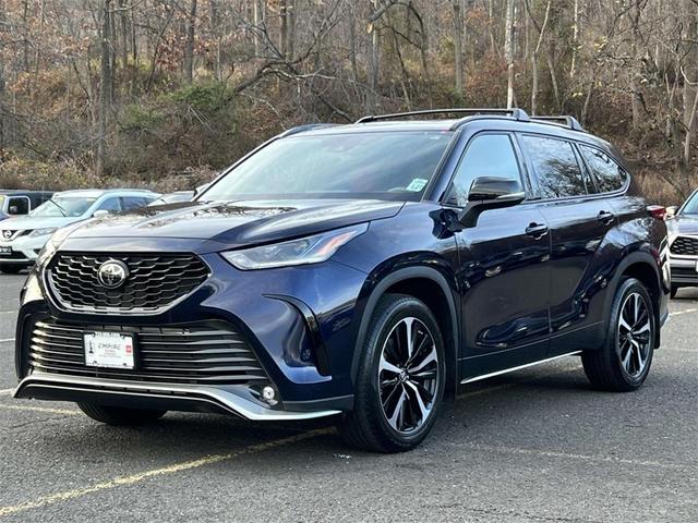 2022 toyota highlander xse