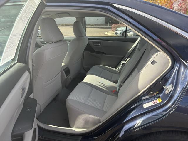 2015 toyota camry le