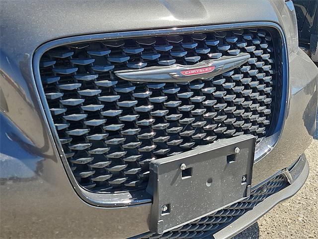 2021 chrysler 300 s