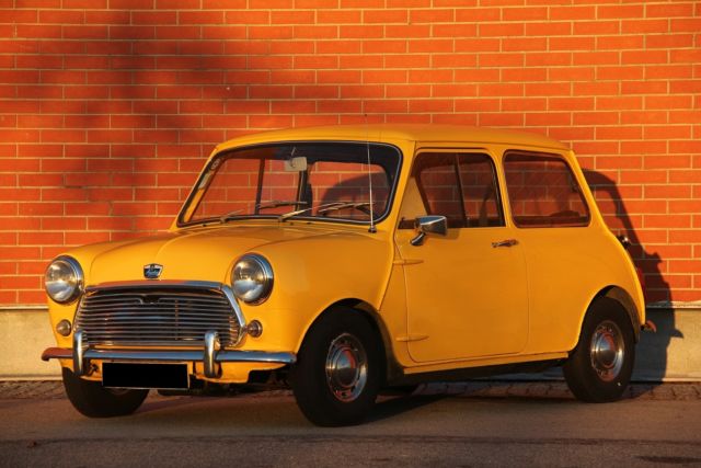 mini mkii 1000 super de luxe saloon