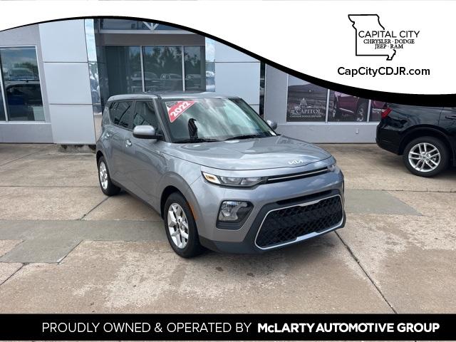 2022 kia soul lx