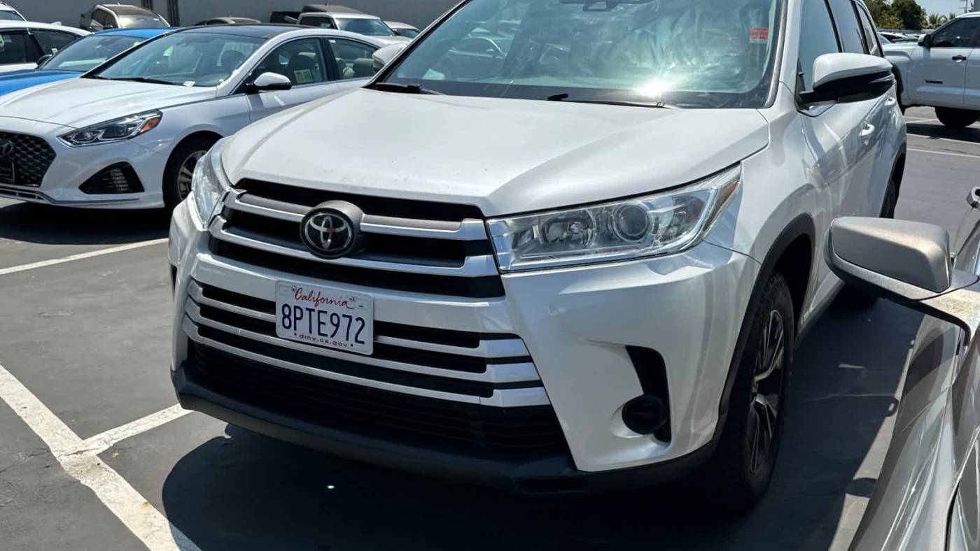 2019 toyota highlander le