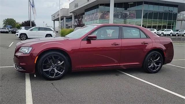 2023 chrysler 300 300s
