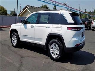2024 Jeep Grand Cherokee laredo