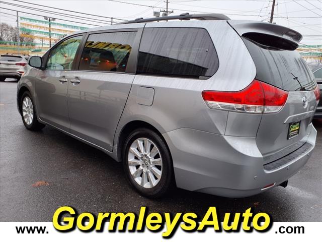 2011 toyota sienna xle