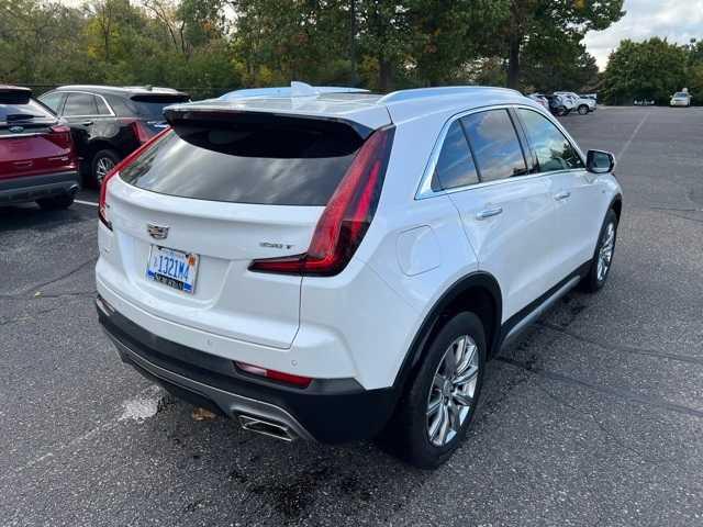2022 cadillac xt4 premium luxury