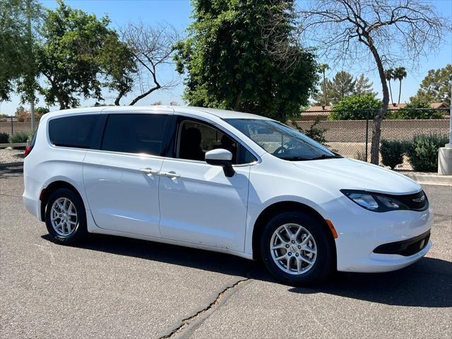 2022 chrysler voyager lx