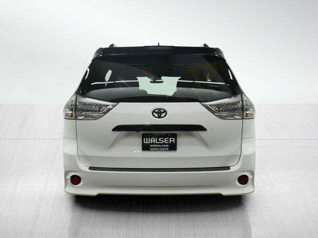 2020 toyota sienna se