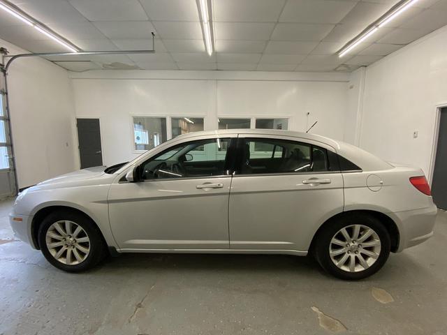 2010 chrysler sebring base