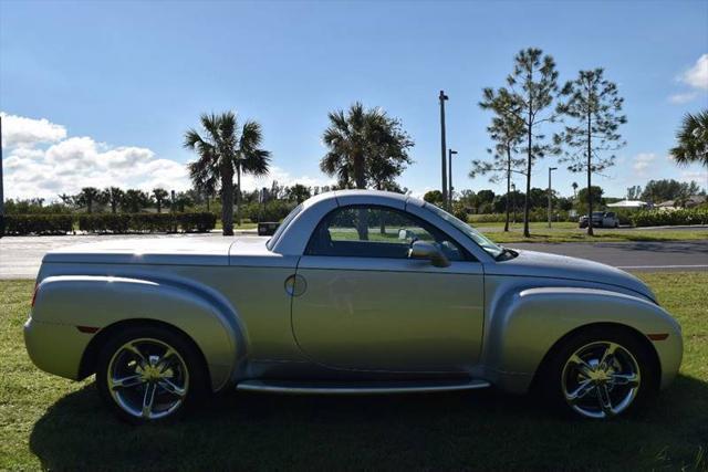 2005 chevrolet ssr ls 2dr regular cab convertible rwd sb